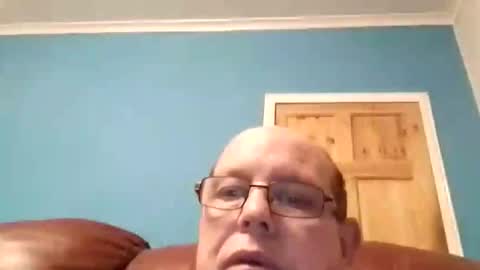 Snapshot of leatherpants68 chatting on 11-12-25, 05:57 leatherpants68 online show from 11-12-25, 05:57