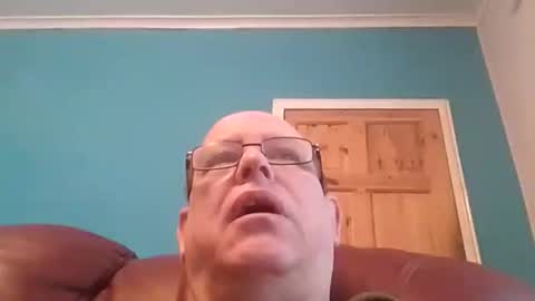 Snapshot of leatherpants68 chatting on 11-16-25, 08:42 leatherpants68 online show from 11-16-25, 08:42