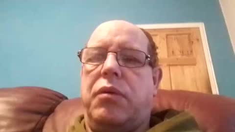 Snapshot of leatherpants68 chatting on 12-23-25, 09:07 leatherpants68 online show from 12-23-25, 09:07