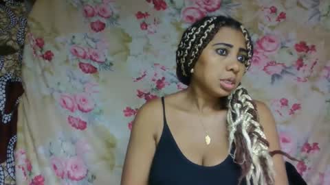 Snapshot of leatianaa chatting on 05-18-26, 05:35 leatianaa online show from 05-18-26, 05:35