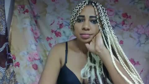 Snapshot of leatianaa chatting on 05-23-26, 11:20 leatianaa online show from 05-23-26, 11:20