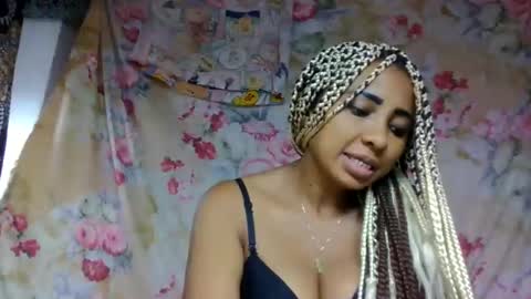 Snapshot of leatianaa chatting on 05-24-26, 11:26 leatianaa online show from 05-24-26, 11:26