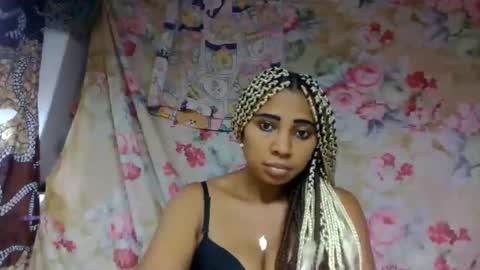 Snapshot of leatianaa chatting on 05-25-26, 12:27 leatianaa online show from 05-25-26, 12:27