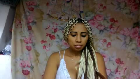 Snapshot of leatianaa chatting on 05-25-26, 01:17 leatianaa online show from 05-25-26, 01:17