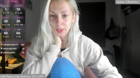 Snapshot of leavixx chatting on 03-03-25, 09:37 LeaVixx online show from 03-03-25, 09:37