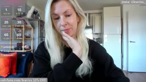 Snapshot of leavixx chatting on 10-30-25, 09:44 LeaVixx online show from 10-30-25, 09:44