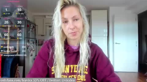 Snapshot of leavixx chatting on 11-04-25, 03:11 LeaVixx online show from 11-04-25, 03:11