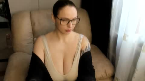 Snapshot of lecherous_wife chatting on 02-25-25, 10:47 Anna  online show from 02-25-25, 10:47