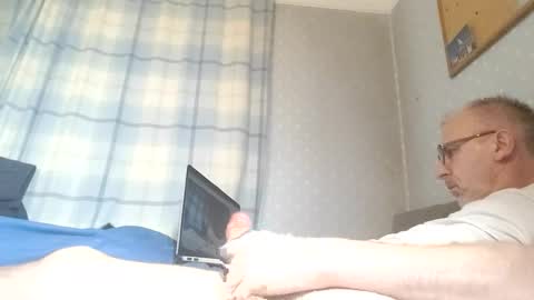 Snapshot of lechertachatte4444 chatting on 09-15-25, 12:21 lechertachatte4444 online show from 09-15-25, 12:21