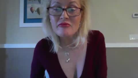 Snapshot of ledzc chatting on 02-25-26, 10:08 Victorias Secret Life online show from 02-25-26, 10:08