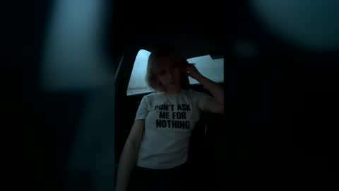 Snapshot of lee_sky chatting on 06-10-26, 12:11 I am Melisa. Im new here. This is my first day online show from 06-10-26, 12:11