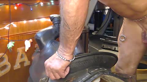 Lee Cox online show from 10-10-25, 06:07