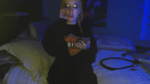 Snapshot of leeloo827944 chatting on 01-26-25, 10:55 alleycat online show from 01-26-25, 10:55