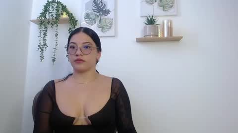 Snapshot of leena_rosee chatting on 05-25-26, 05:19 leena_rosee online show from 05-25-26, 05:19