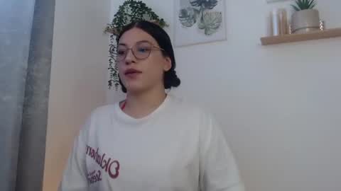Snapshot of leena_rosee chatting on 07-09-26, 05:50 leena_rosee online show from 07-09-26, 05:50