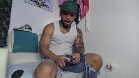 Snapshot of leenar_key chatting on 02-01-25, 02:02 leenar_key online show from 02-01-25, 02:02