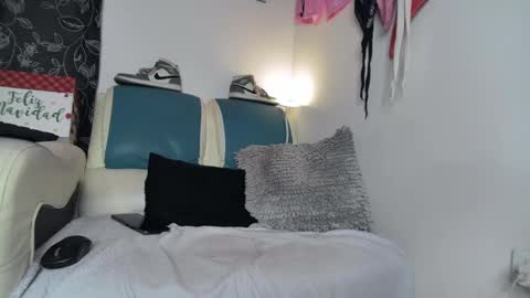 Snapshot of leenar_key chatting on 03-01-25, 10:42 leenar_key online show from 03-01-25, 10:42