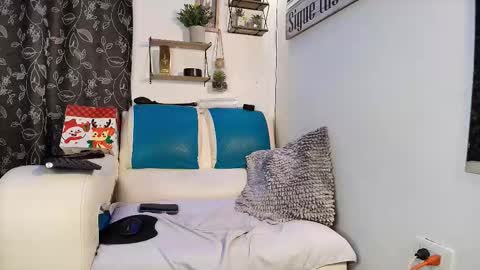 Snapshot of leenar_key chatting on 10-01-25, 01:55 leenar_key online show from 10-01-25, 01:55