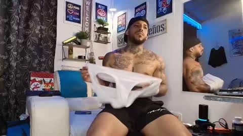 Snapshot of leenar_key chatting on 10-03-25, 03:42 leenar_key online show from 10-03-25, 03:42