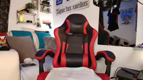 Snapshot of leenar_key chatting on 10-29-25, 12:57 leenar_key online show from 10-29-25, 12:57