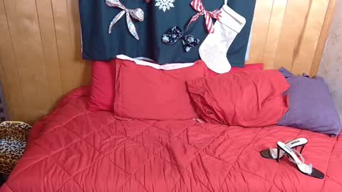 Snapshot of leesdesires chatting on 12-11-24, 04:53 Leesdesires online show from 12-11-24, 04:53