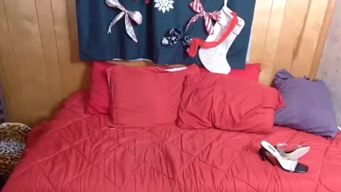 Snapshot of leesdesires chatting on 12-16-24, 05:11 Leesdesires online show from 12-16-24, 05:11