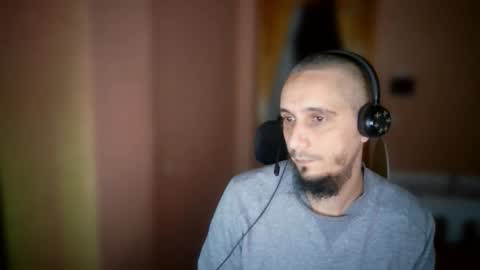 Snapshot of lefrenchiies chatting on 11-24-25, 07:30 lefrenchiies online show from 11-24-25, 07:30