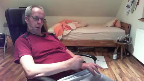 Snapshot of lefti27 chatting on 01-14-25, 09:41 Dave online show from 01-14-25, 09:41