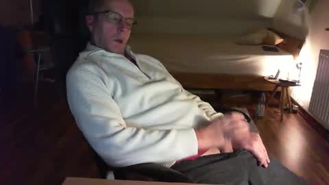 Snapshot of lefti27 chatting on 01-19-25, 12:06 Dave online show from 01-19-25, 12:06