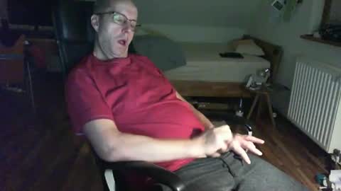 Snapshot of lefti27 chatting on 01-29-25, 10:43 Dave online show from 01-29-25, 10:43