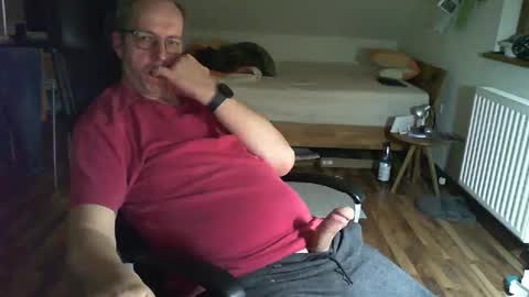 Snapshot of lefti27 chatting on 02-22-25, 11:03 Dave online show from 02-22-25, 11:03