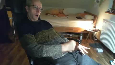 Snapshot of lefti27 chatting on 02-28-25, 11:01 Dave online show from 02-28-25, 11:01