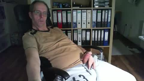 Snapshot of lefti27 chatting on 01-16-26, 04:44 Dave online show from 01-16-26, 04:44