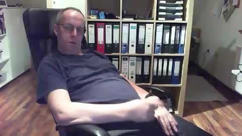 Snapshot of lefti27 chatting on 02-11-26, 04:34 Dave online show from 02-11-26, 04:34