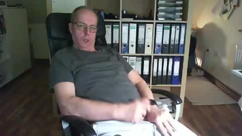 Snapshot of lefti27 chatting on 02-16-26, 12:07 Dave online show from 02-16-26, 12:07