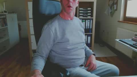 Snapshot of lefti27 chatting on 02-21-26, 02:51 Dave online show from 02-21-26, 02:51