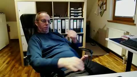 Snapshot of lefti27 chatting on 02-22-26, 03:10 Dave online show from 02-22-26, 03:10