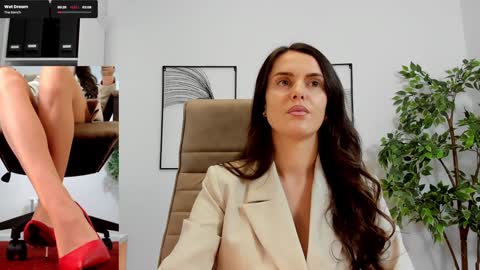 Elle  online show from 01-17-25, 11:06