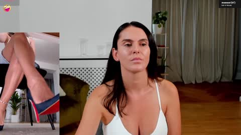 Elle  online show from 09-14-25, 01:54