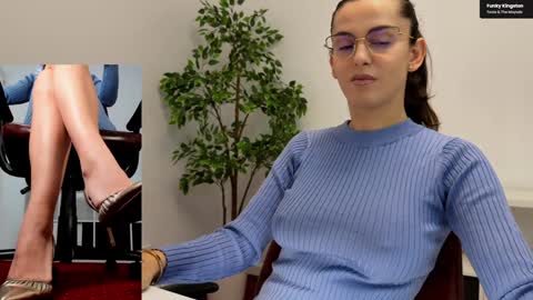 Elle  online show from 11-04-25, 08:46