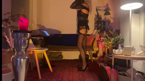 legsylegsinton online show from 11-22-25, 12:20