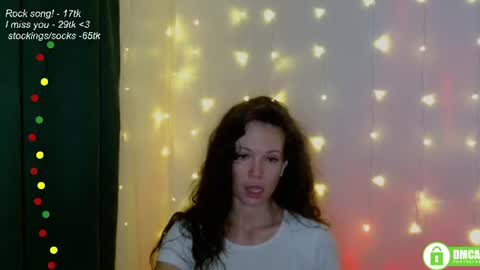 Snapshot of leia_bell chatting on 07-11-26, 07:38 hey Im Leia and I love rock online show from 07-11-26, 07:38