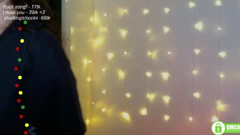 Snapshot of leia_bell chatting on 07-12-26, 07:27 hey Im Leia and I love rock online show from 07-12-26, 07:27