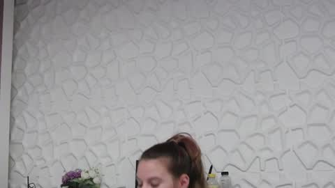 leiahux online show from 06-05-26, 04:08