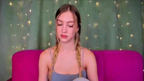 Snapshot of leiawow chatting on 10-30-25, 08:49 leiawow online show from 10-30-25, 08:49