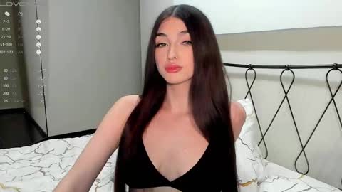 Snapshot of leila_4ever chatting on 03-10-25, 11:27 Leila online show from 03-10-25, 11:27