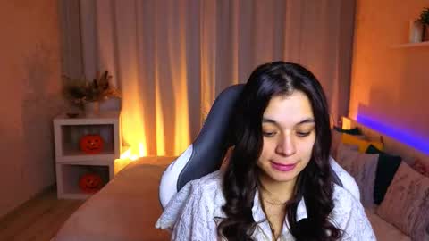 Leila online show from 11-15-25, 03:37