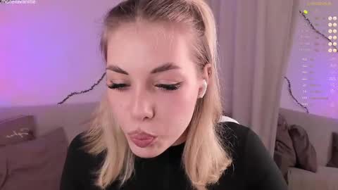 leilalafleur_ online show from 04-22-26, 04:59