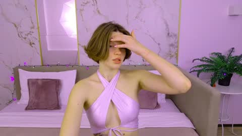 Snapshot of leilalawson chatting on 12-16-24, 07:04 LeilaLawson online show from 12-16-24, 07:04