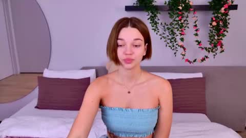 Snapshot of leilalawson chatting on 02-12-25, 11:18 LeilaLawson online show from 02-12-25, 11:18